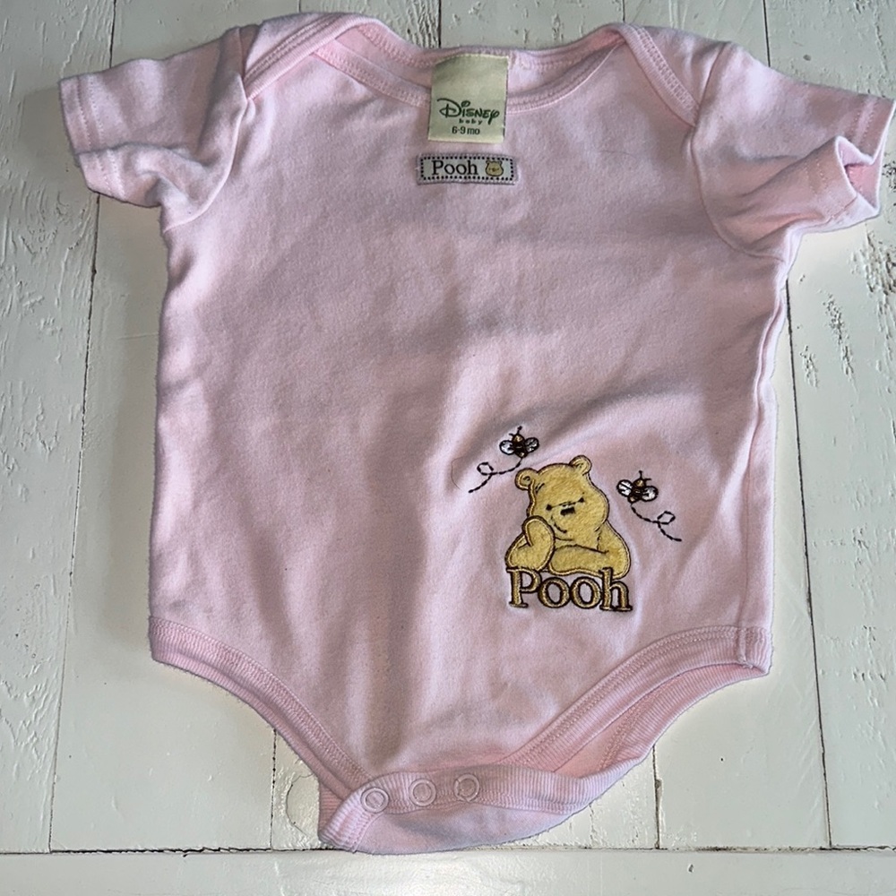 🎀6/9M Vintage Disney, baby Winnie the Pooh, pink onesie, sleepers embroidery